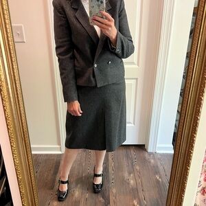 Vintage Jones New York charcoal gray pure wool two-piece suit set skirt